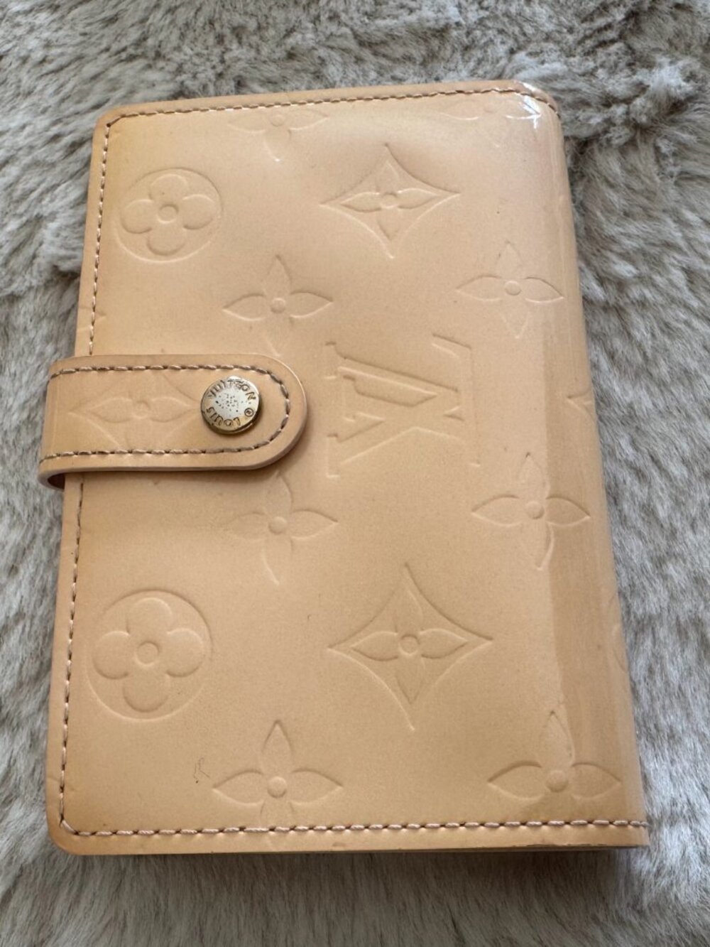 Louis Vuitton Vernis Patent Leather Beige French Kisslock Wallet Gold
